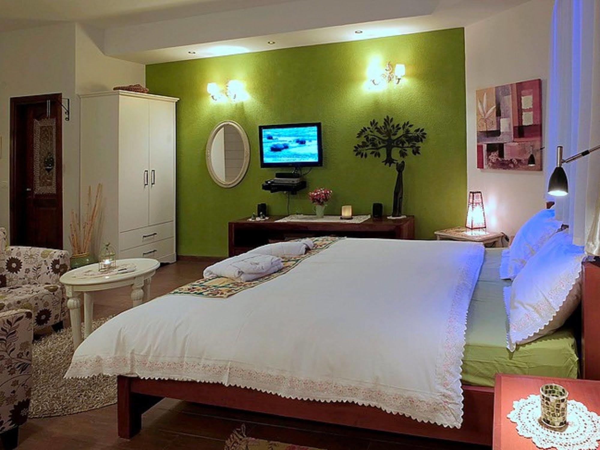 Miki'S Rosh Pina Extérieur photo